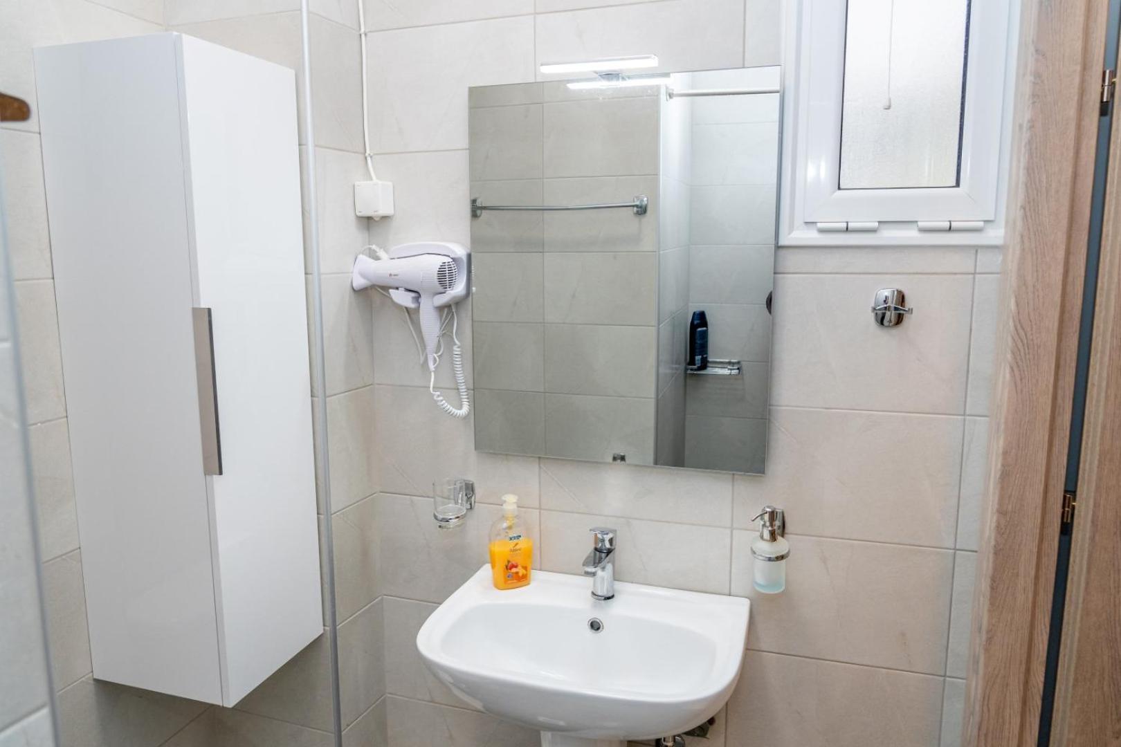 Kosmos Service Apartment Near Turkish Consulat And Saint Dimitrious Church With Additional Cost Parking Thessaloníki Exteriör bild